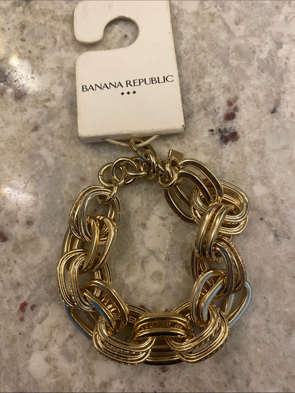 Banana Republic Shiny Gold Oversized double Link Bracelet about 8in & adjusts